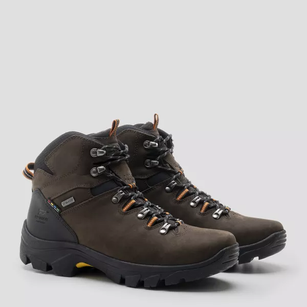 bota-bradok-adventure-hiking-