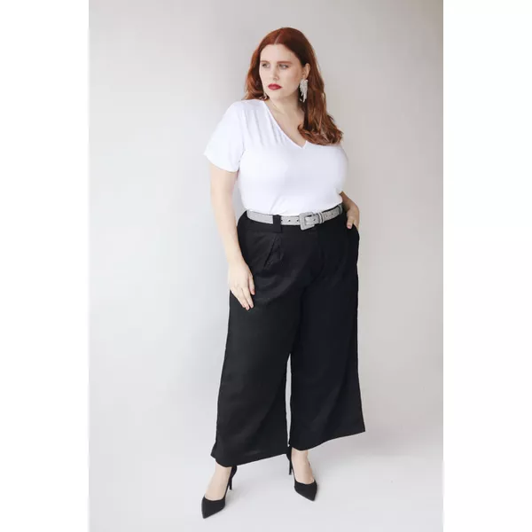Blusa Podrinha Gola V Branca - Plus Size