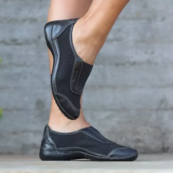 Tênis Feminino de Couro Legítimo com Palmilha em Gel - Preto