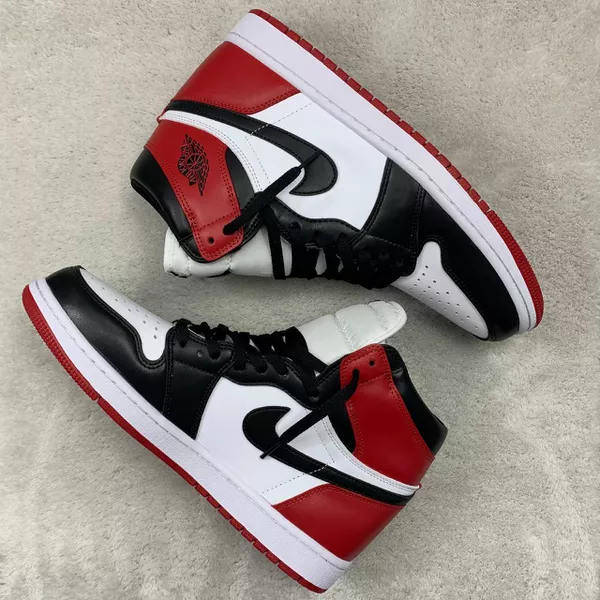 Tênis NK Air Jordan 1 High - Vermelho/Preto e Bran...