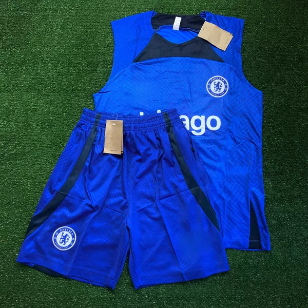 Conjunto Treino Chelsea Regata E Short Azul 23/24 (Detalhe preto)