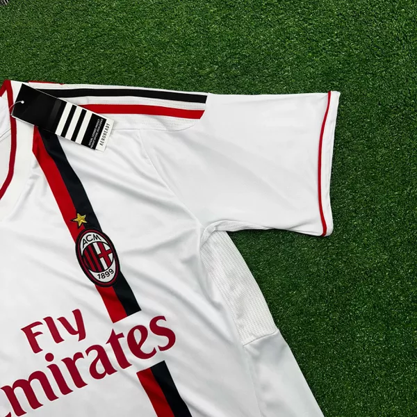 Camisa Retrô AC Milan Home I 11/12 – Ibrahimović #11 – Branca