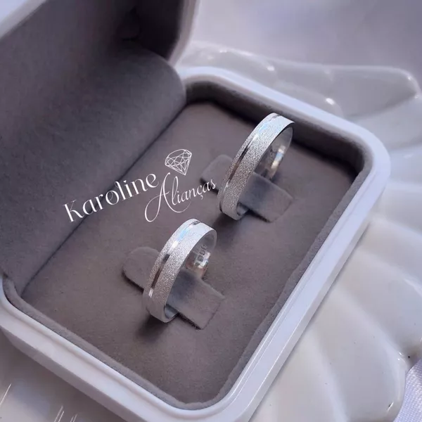 Aliança bruna 4 mm namoro prata 