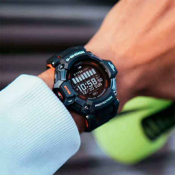 Relógio G-Shock Squad Digital Preto e Laranja GBD-H2000-1ADR