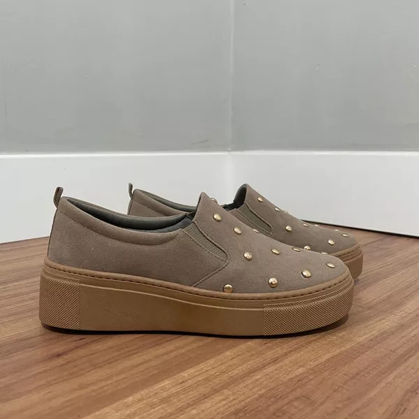 Slip On Charlotte - Camurça Areia 