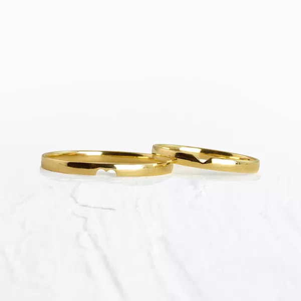 Aliança de Casamento em Ouro 2mm Coração - Rosê & Co.
