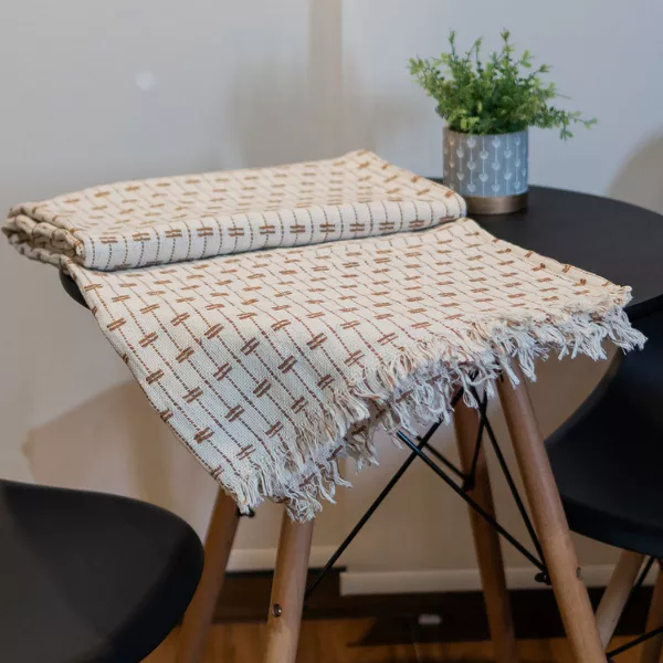 Manta Casal Multiuso Força do Querer p/ Cama, Sofá - Bege com Caramelo