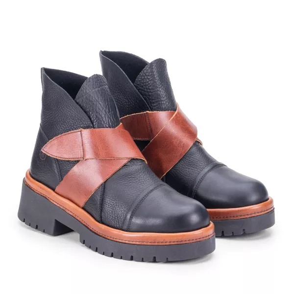 Bota Johnny: Couro Preto com Duplos Velcros Café e Sola Alta Preta