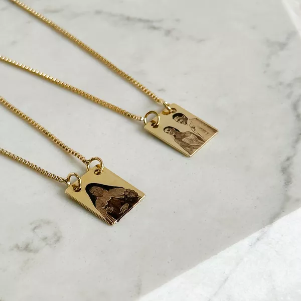 Colar Escapulário Personalizado P Folheado em Ouro 18k