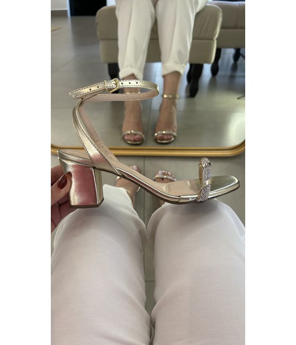 Sandália Bia com Strass Dourado
