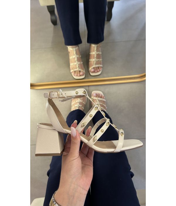 Sandália Jade Off White em Couro