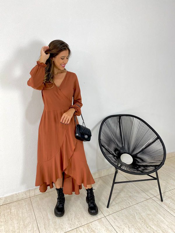VESTIDO MIDI ENVELOPE MANGA LONGA CARAMELO - 00104... - Comprou Já