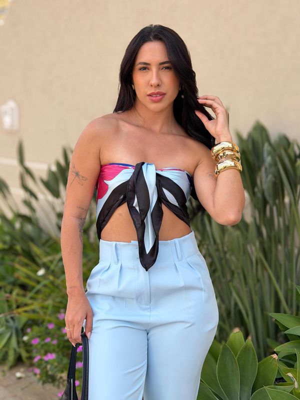 Lenço Estampado Floral Vermelho Azul Claro E Azul... - Comprou Já