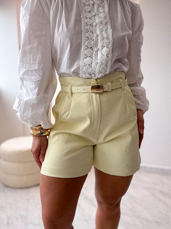 Short alfaiataria Milena Amarelo Manteiga