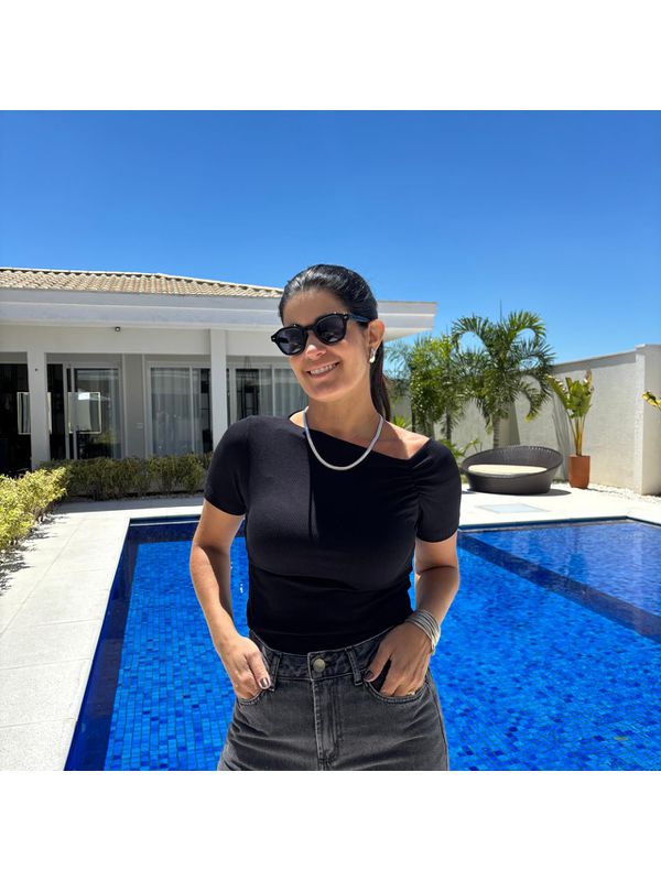 Blusa Feminina Assimétrica - Preto