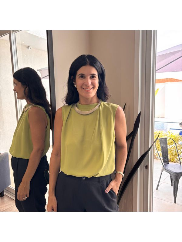 Regata Feminina com Prega no Ombro - Verde Pistache