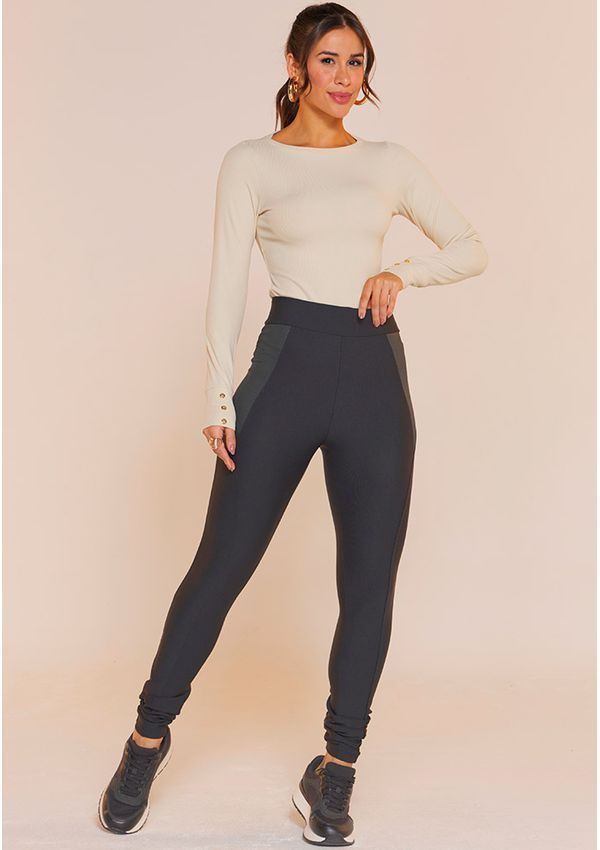 CALÇA MONTARIA DETALHE CIRRÊ