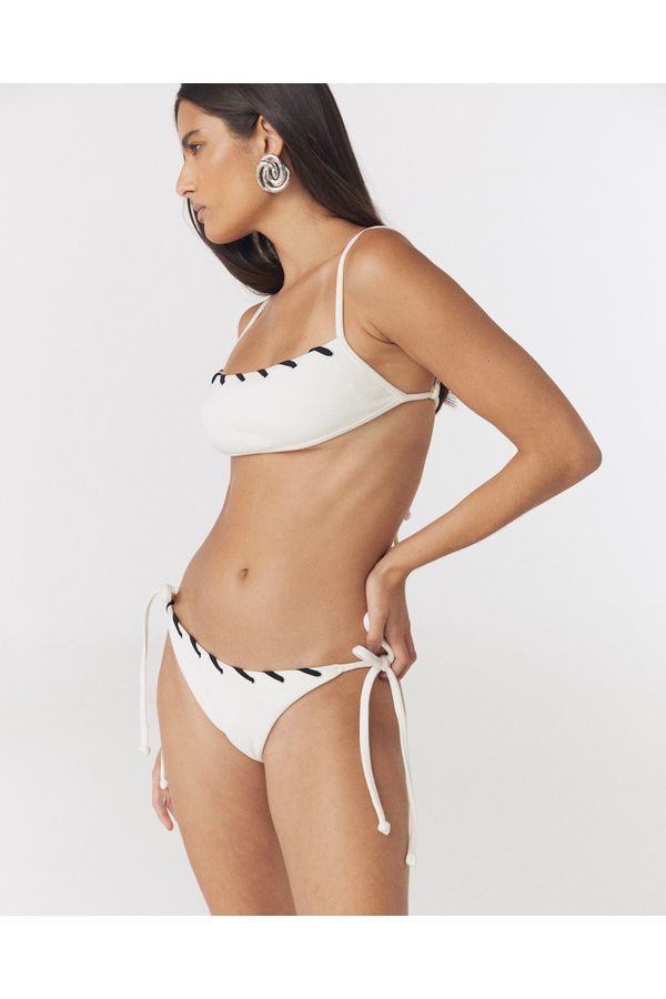 CALCINHA BIQUÍNI COM AMARRAÇÃO OFF WHITE PATTY NK 