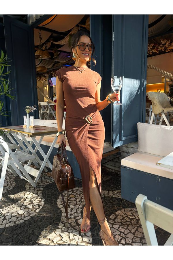 Vestido Midi Marrom Luma