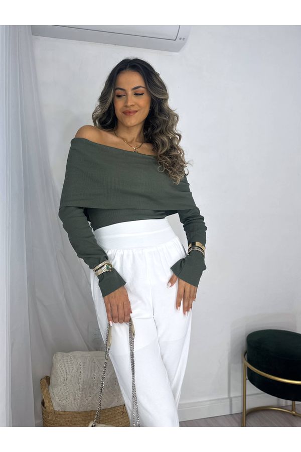 Blusa Ombro a Ombro Verde Militar Bourn