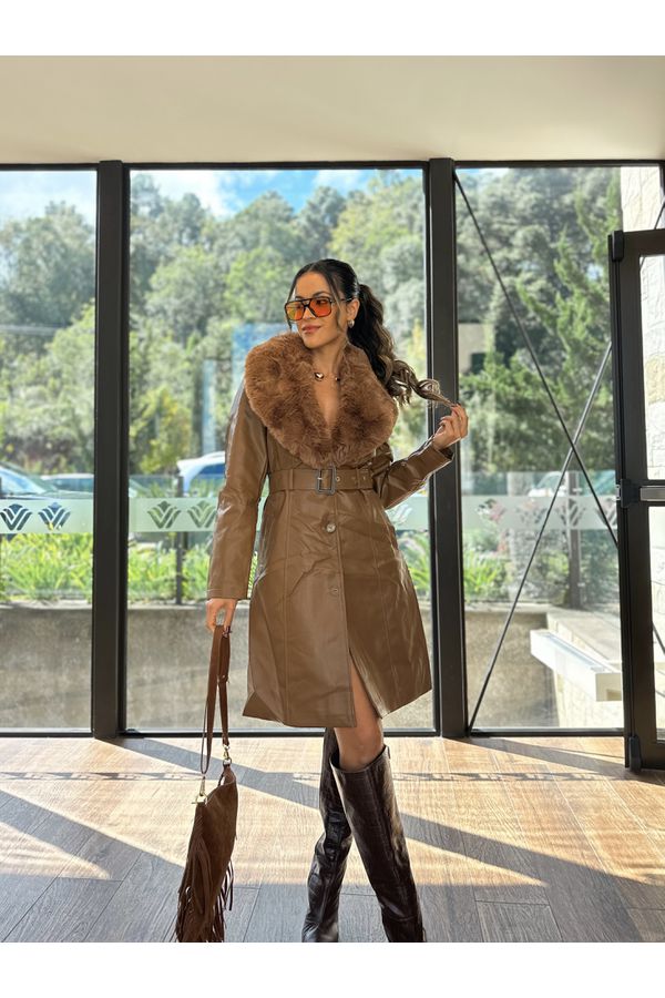 Trench Coat Mocha Mousse Canadá