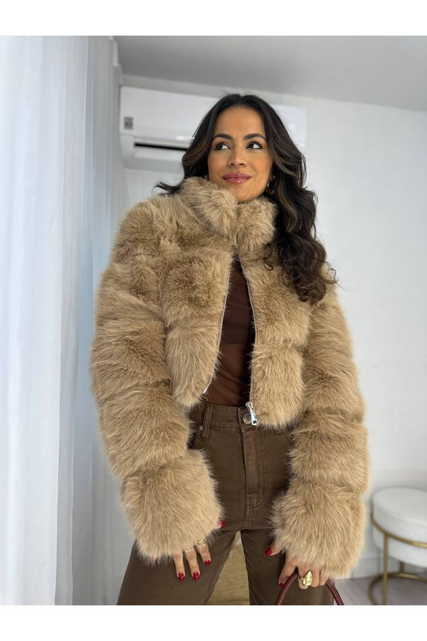 Casaco Pelo Mocha Mousse Jeiny