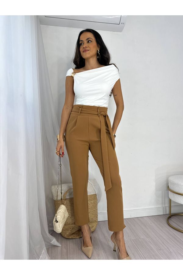 Calça Clochard Mocha Mousse Leila