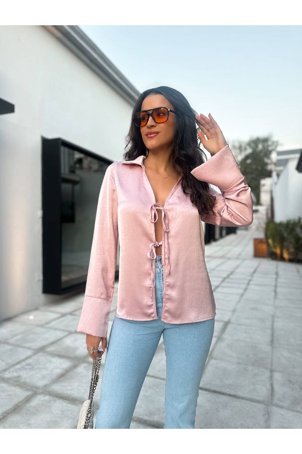Blusa Acetinada Rosê Lilian