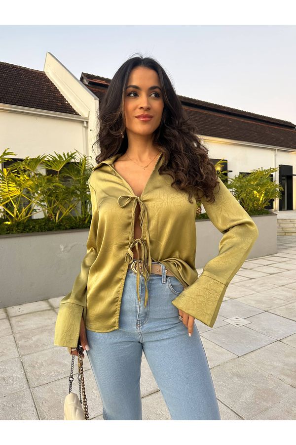 Blusa Acetinada Verde Lilian