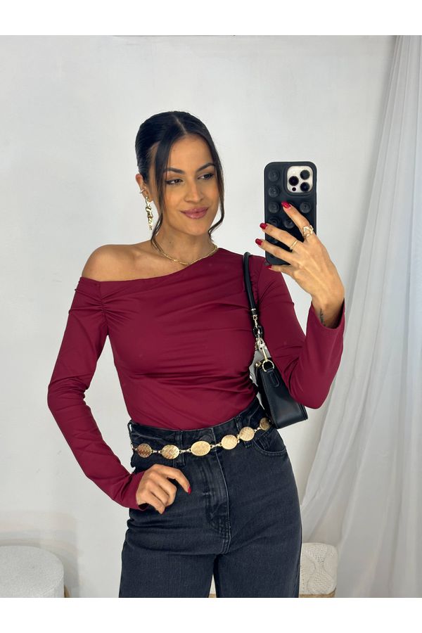 Blusa Ombro a Ombro Thaly Vinho