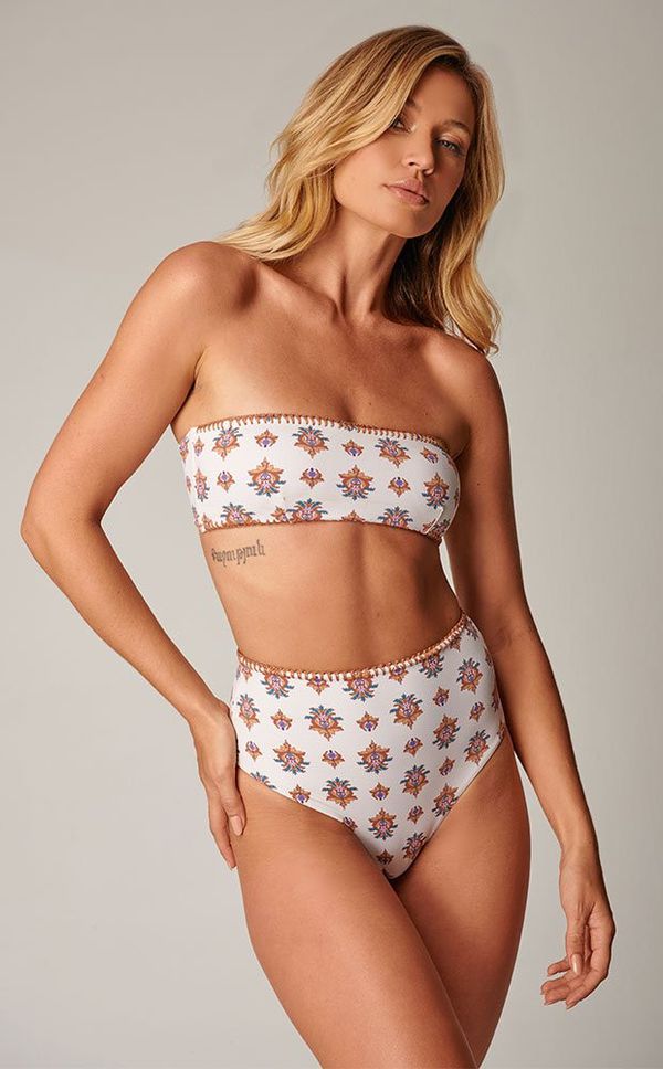 Calcinha Hot Pants Estampa Lis