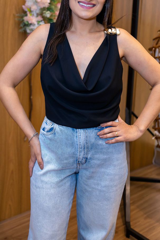 Blusa Maia em Crepe Seda Preta com Fivela Dourada ... - LUCIOLA MAGNO