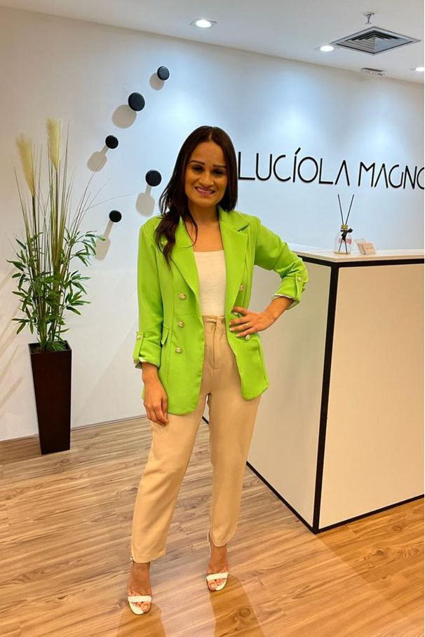 Max Blazer Clara em Crepe Alfaiataria Verde Lima |... - LUCIOLA MAGNO