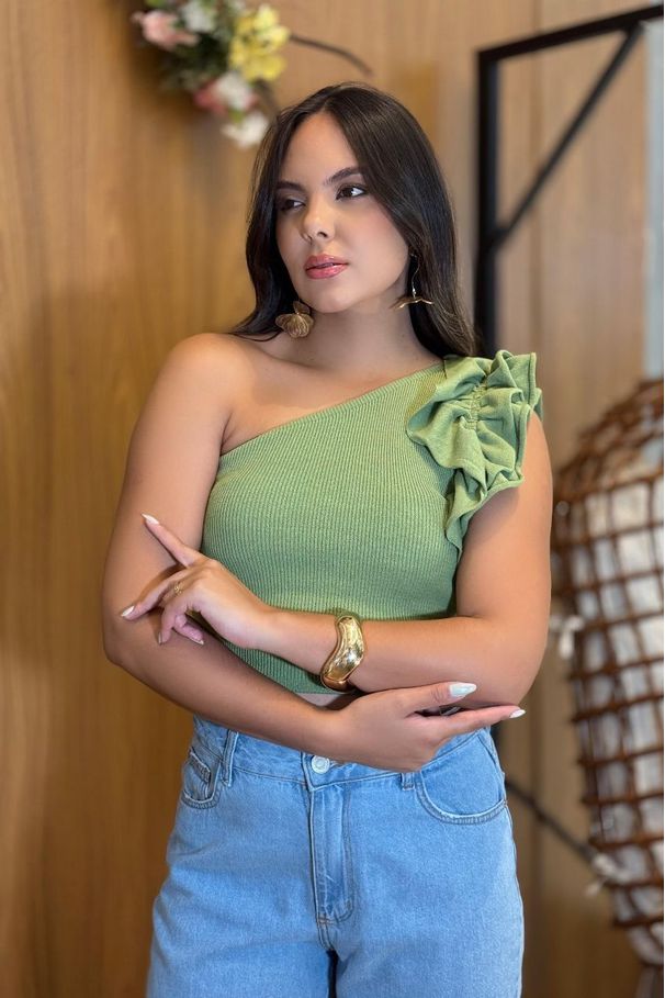 Cropped Tricô Viviane Verde | Ombro Único e Babado... - LUCIOLA MAGNO