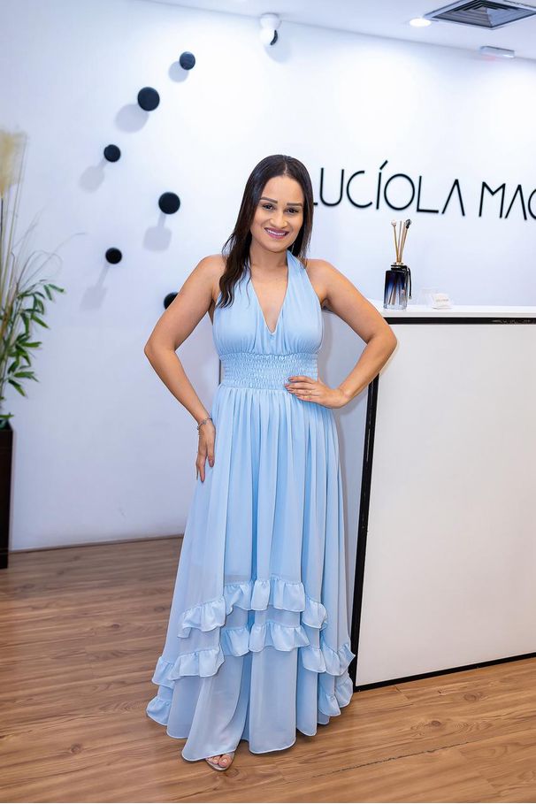 Vestido Marisol Azul Bebê | Crepe Seda, Decote em ... - LUCIOLA MAGNO
