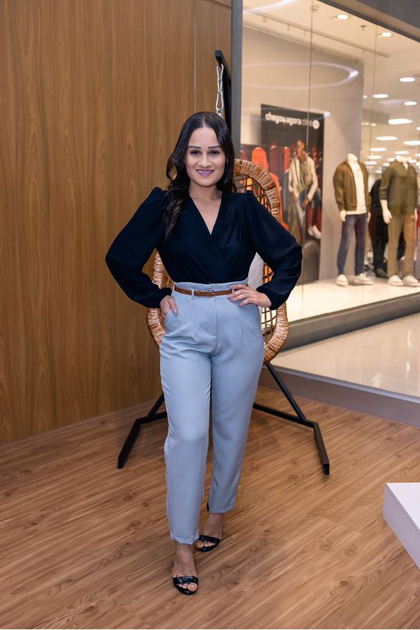 Body Estela Preto em Crepe Seda | Sofisticação Ate... - LUCIOLA MAGNO