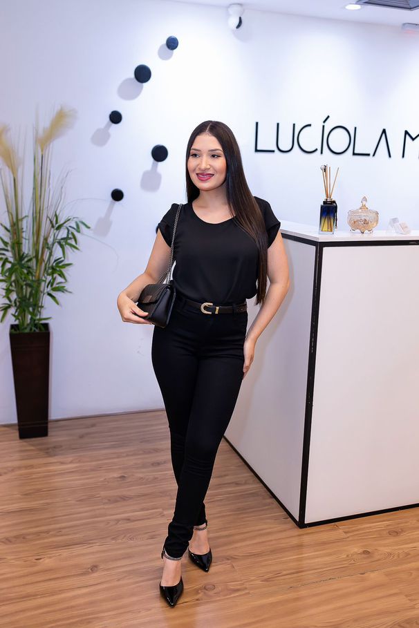 Calça Jeans Skinny Preta Cintura Alta em Tecido Co... - LUCIOLA MAGNO