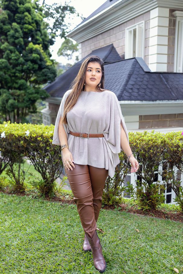 Calça Resinada Marrom com Efeito Couro | Elegância... - LUCIOLA MAGNO