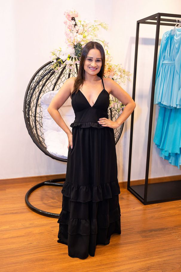 Vestido Aurora Longo Preto | Decote Profundo e Bab... - LUCIOLA MAGNO