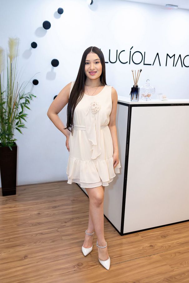 Vestido Eliza Flor Creme em Crepe Seda | Elegância... - LUCIOLA MAGNO