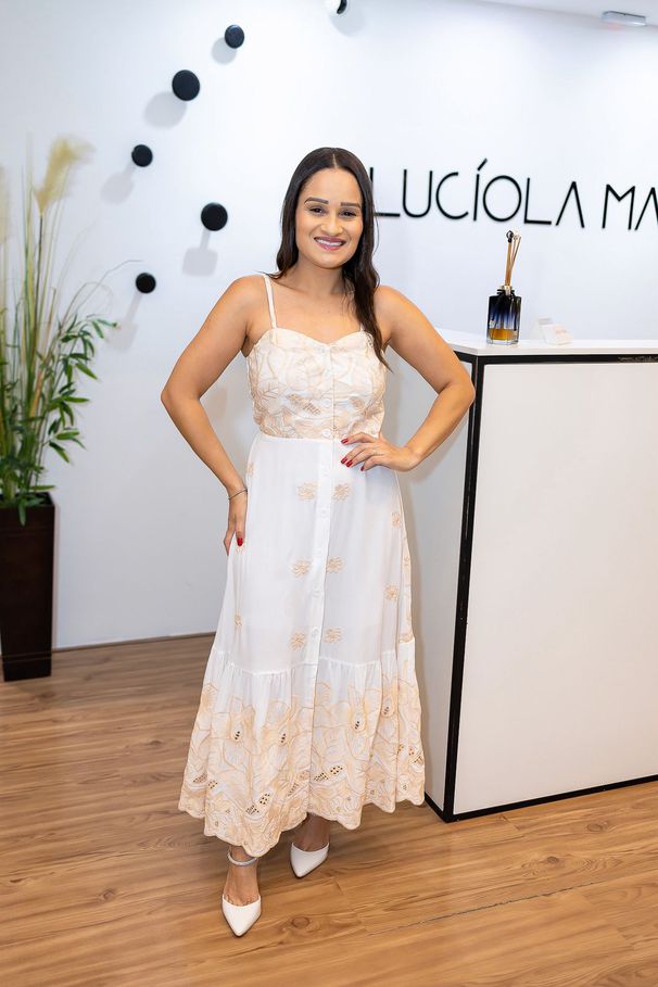 Vestido Esther Nude Bordado | Sofisticação e Femin... - LUCIOLA MAGNO