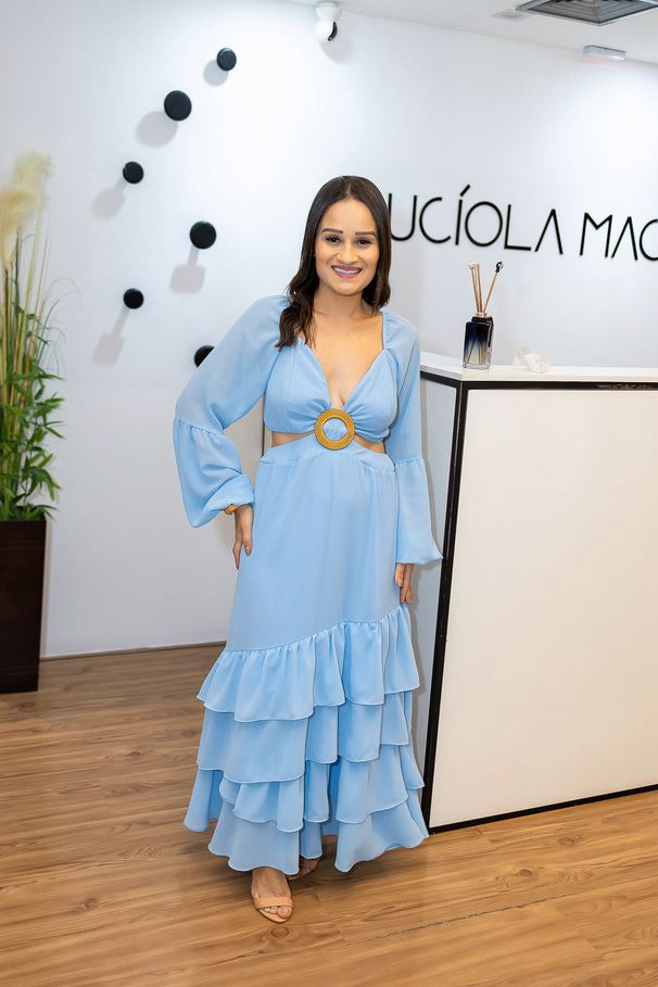 Vestido Iris Longo Azul com Recortes e Fivela – El... - LUCIOLA MAGNO