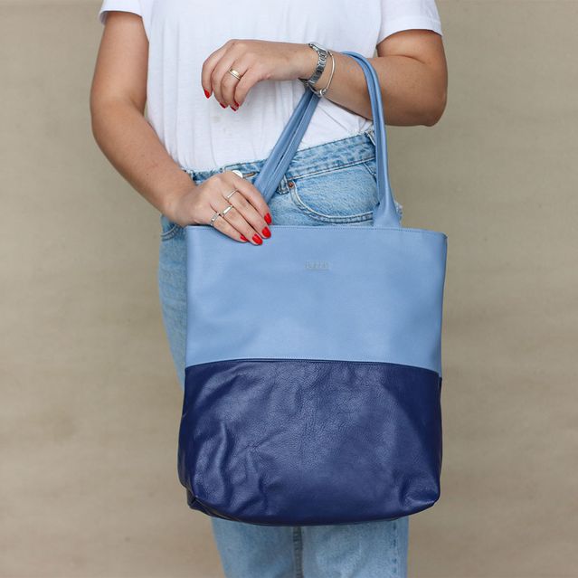 Bolsa de Couro - BICOLOR - Azul Hortência e Azul Anil 
