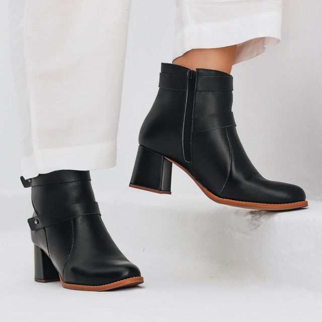 Bota - AUTÊNTICA - Preta - 596.07