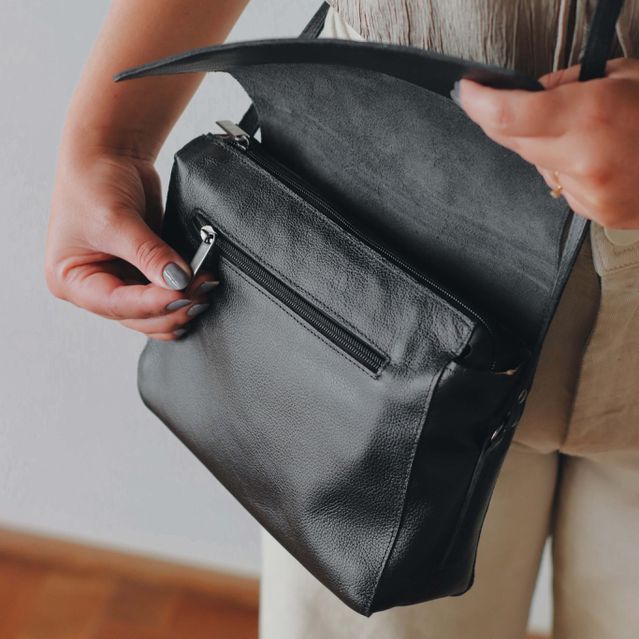 Bolsa de Couro - BÚZIOS - Preta