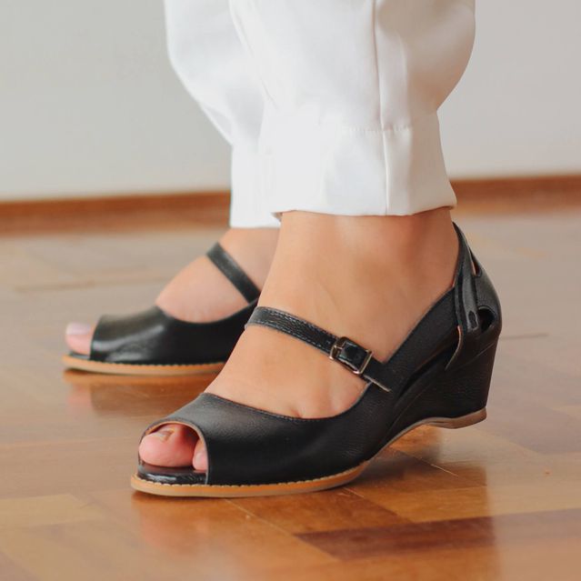 Sandália Anabela Couro Legítimo Preto - LUAU
