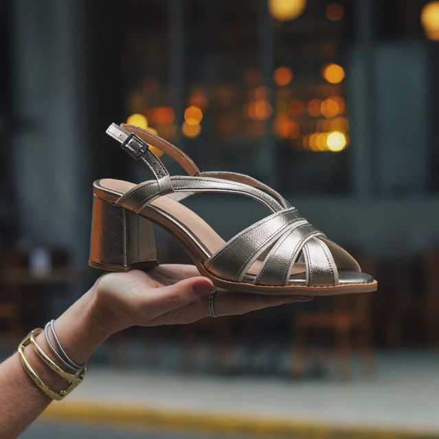 Sandália Peep Toe - EVOLUIR- Champagne e Off White - 177.52