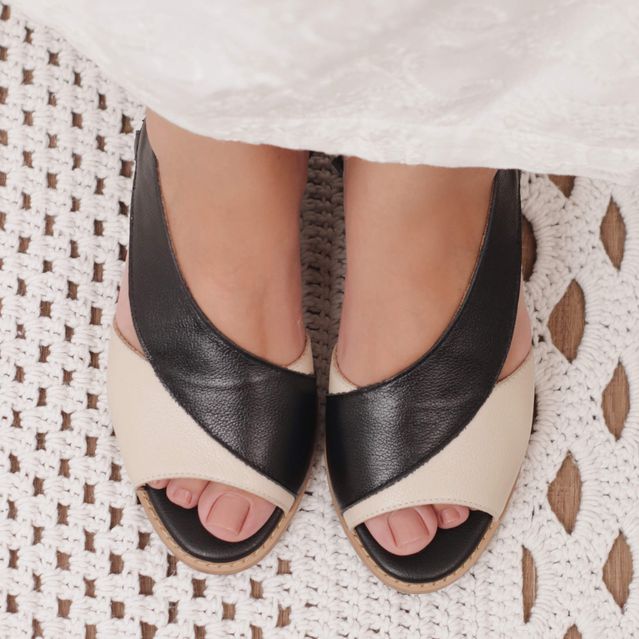 Sandália - RITMO - Off White e Preta - 965.58