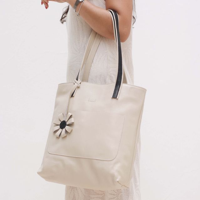 Bolsa de Couro - ENVELOPE - Off White e Preto