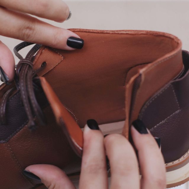 Bota - SINGULAR - Chocolate e Madeira - 664.48